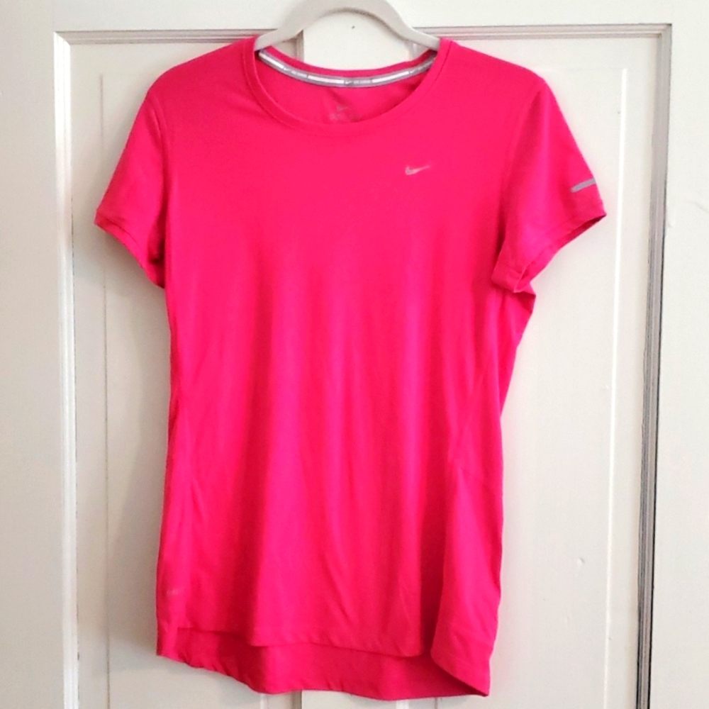 NIKE Running dri-fit short-sleeve pink top [size: Medium]